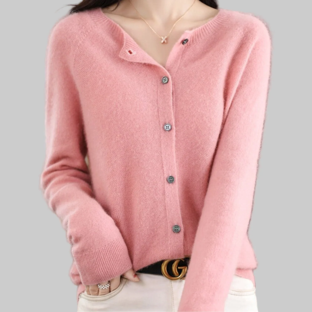 ラウンドネックのスタイリッシュなセーター