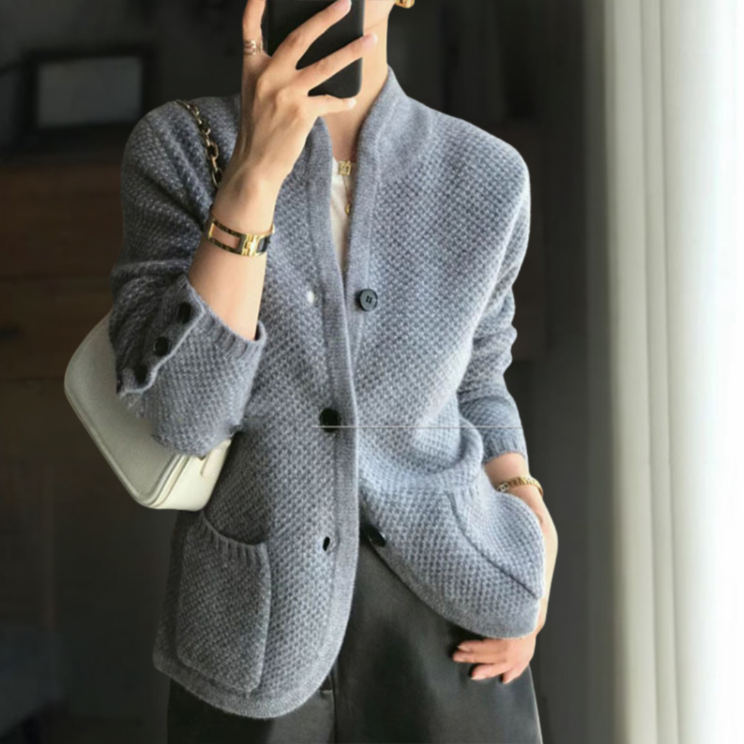 ボタン付きカーディガン