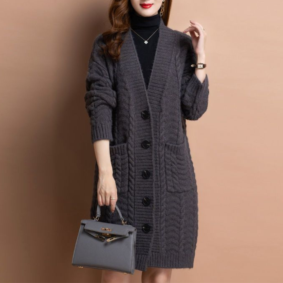 おしゃれなロングニットコート