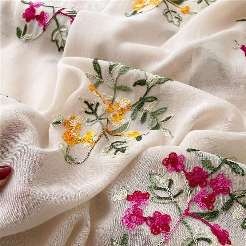 刺繍された花のコットンとリネンのスカーフ 日差しから守るスカーフ