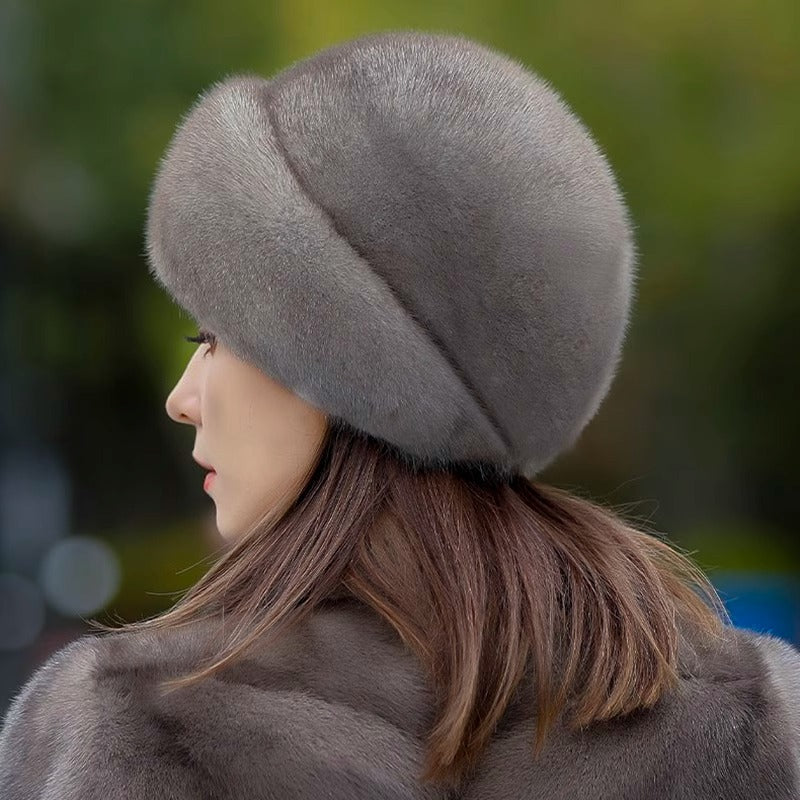 太くて暖かい人工ファーの帽子