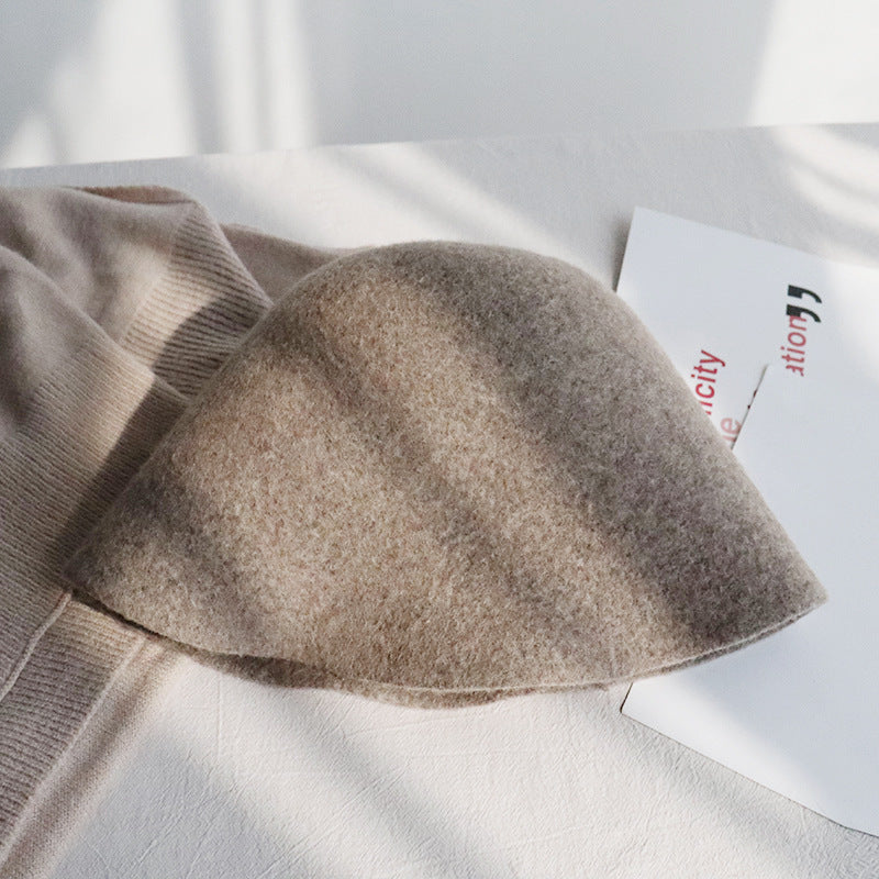 暖かく、快適で、スタイリッシュな女性用帽子
