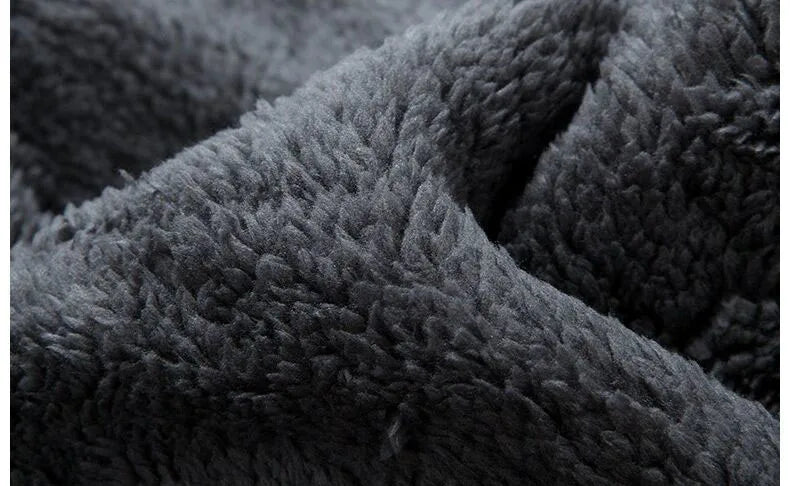 マイケル・ヴェルトゥッチ ケーブルニットセーター