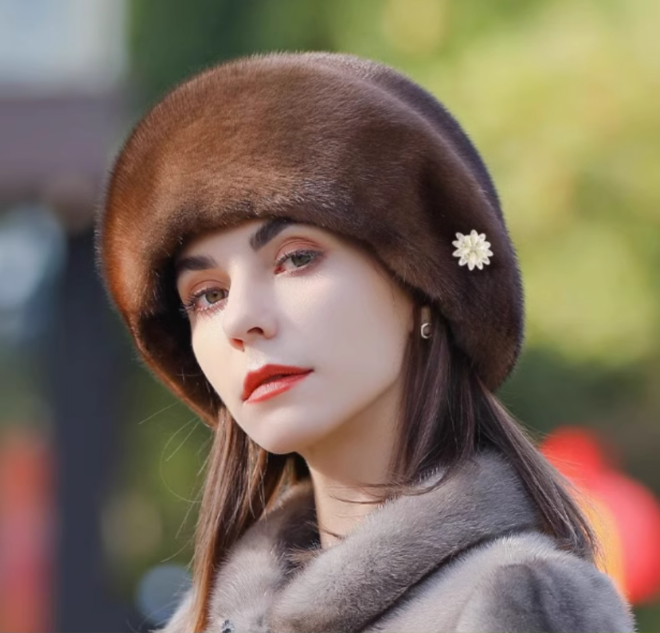 太くて暖かい人工ファーの帽子