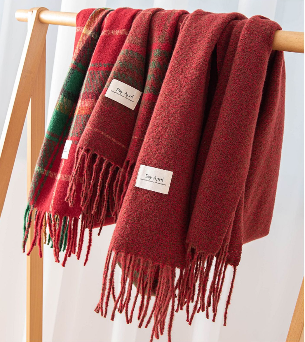 ウール製のチェック柄レディーススカーフ