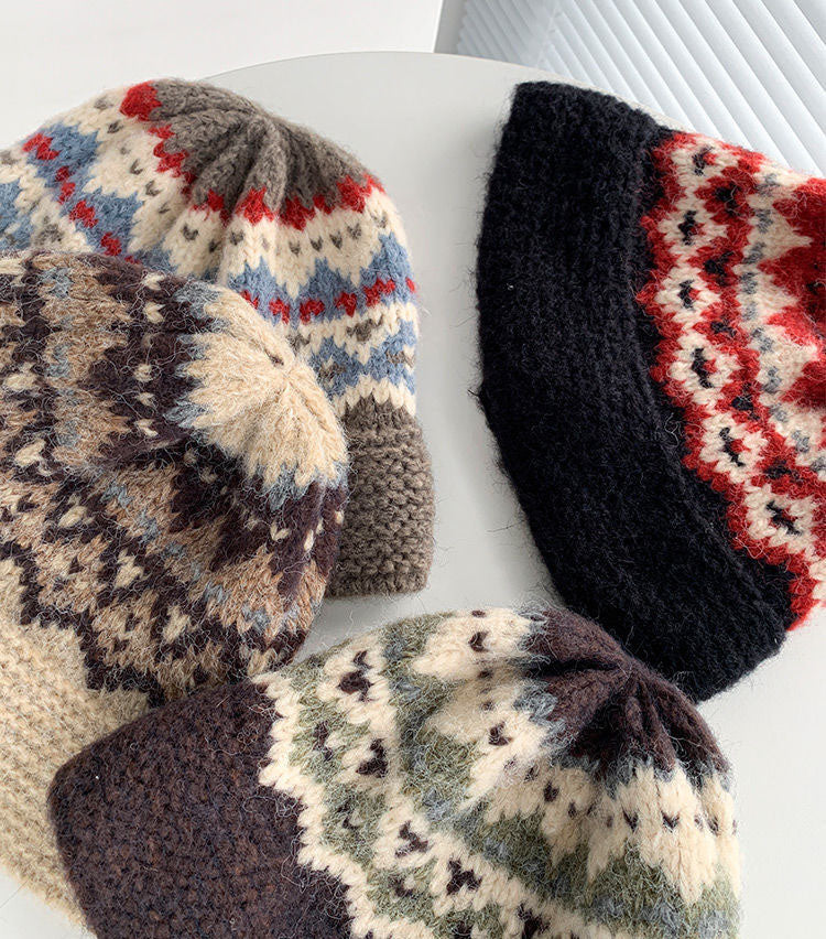 エレガントで快適な幾何学模様のウールニット帽