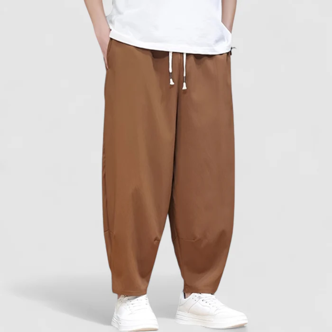 スタイリッシュなワイドレッグパンツ