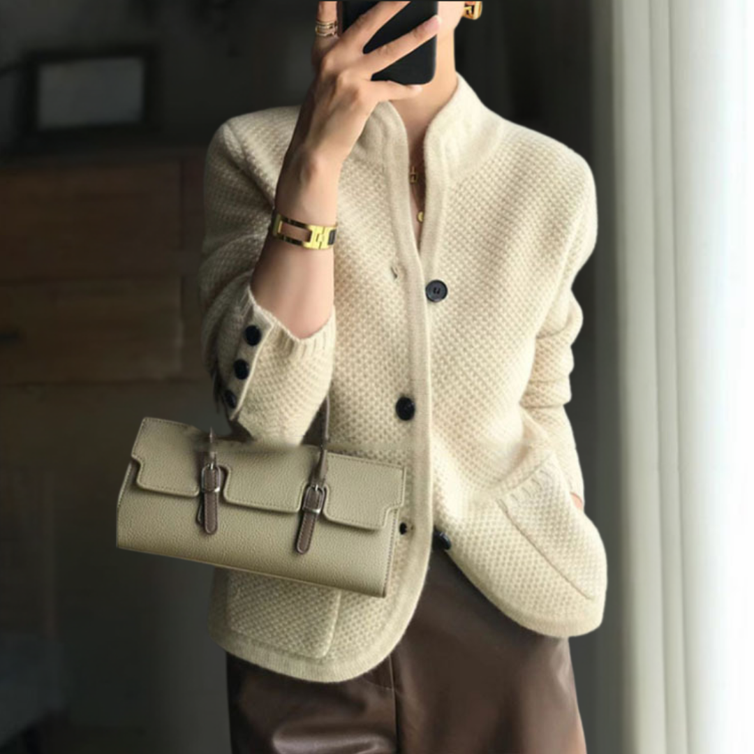 ボタン付きカーディガン