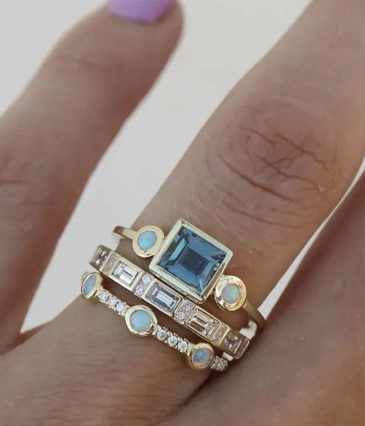 ヴィンテージ・リングとブルー・クリスタル