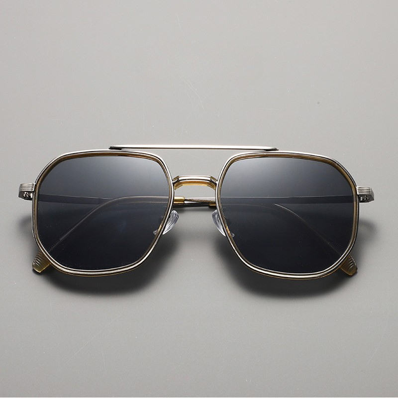 アストル・エイビエーター